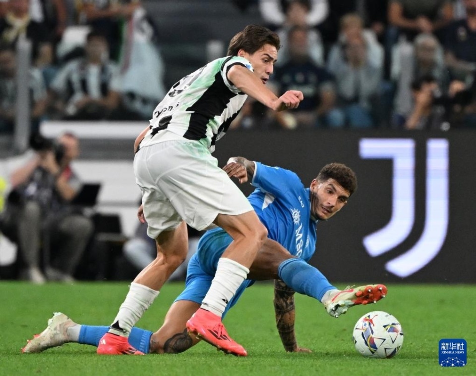 那不勒斯主场大胜,追赶尤文图斯 那不勒斯主场大胜,追赶尤文图斯