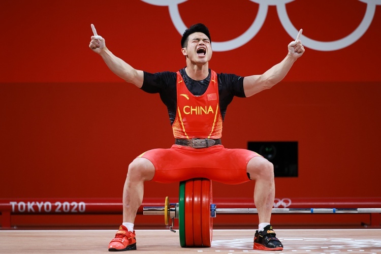 举重比赛激情澎湃,中国选手夺魁 举重比赛激情澎湃,中国选手夺魁