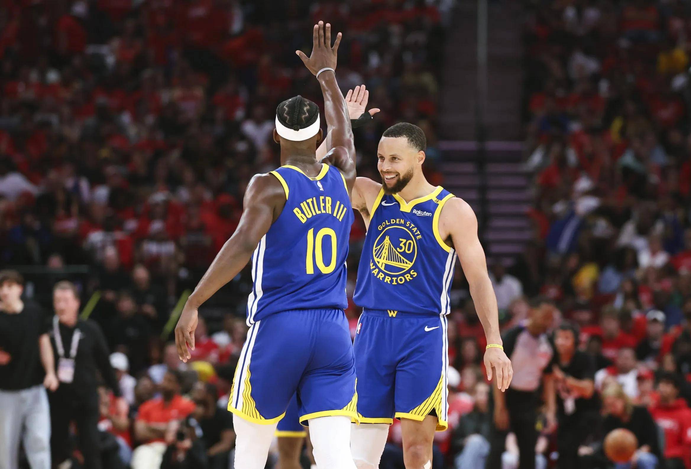 包含勇士成员赛后争执,球队内部如何解决?的词条 包含勇士成员赛后争执,球队内部如何解决?的词条