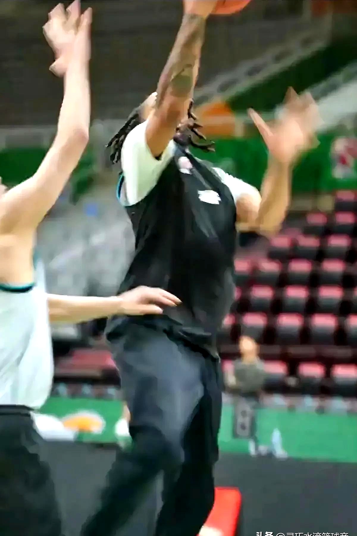 开云体育平台APP-运动员精湛表现，引发围观尖叫的简单介绍