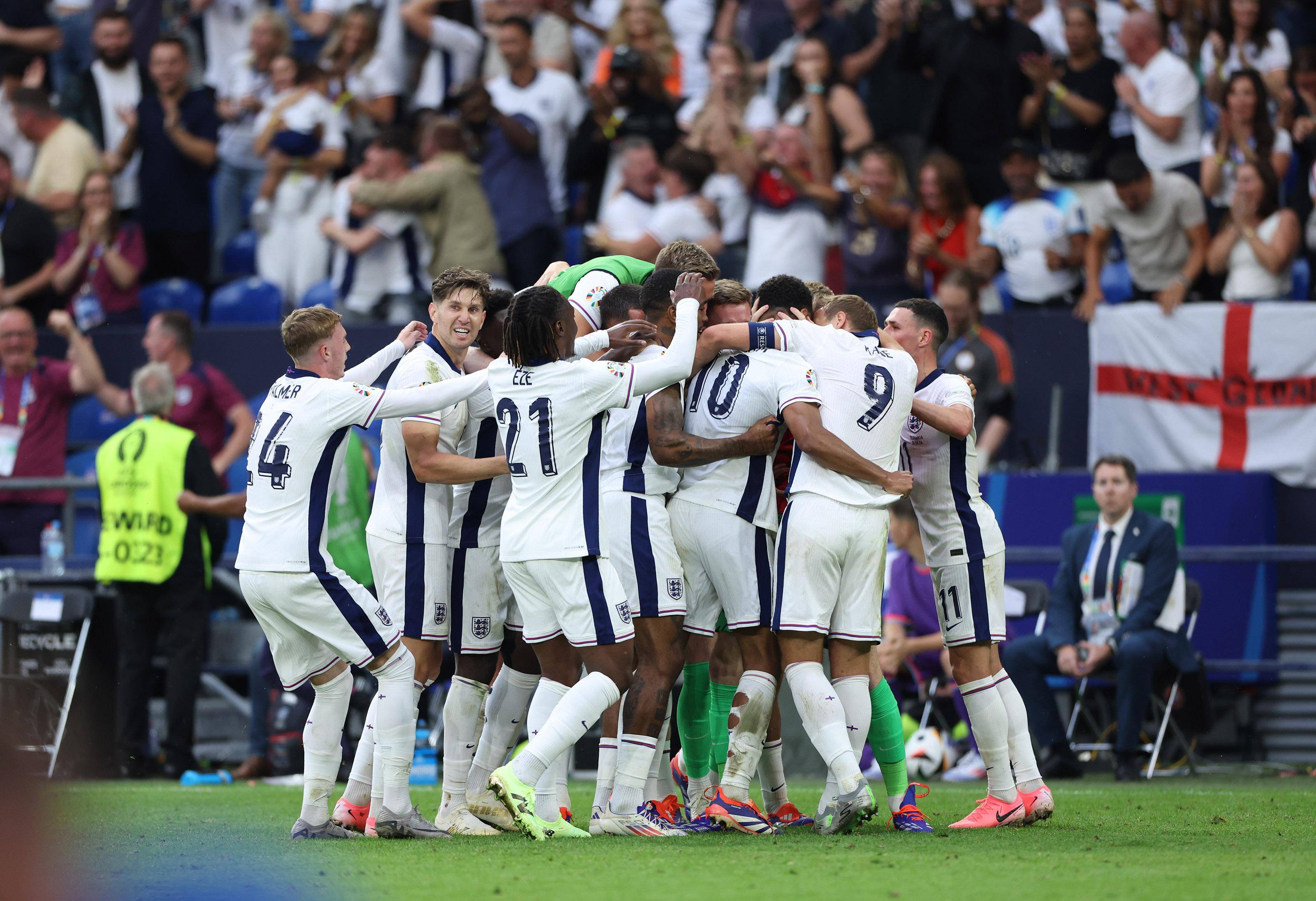 开云体育中国-英格兰选手实现巅峰，闯入国际杯决赛