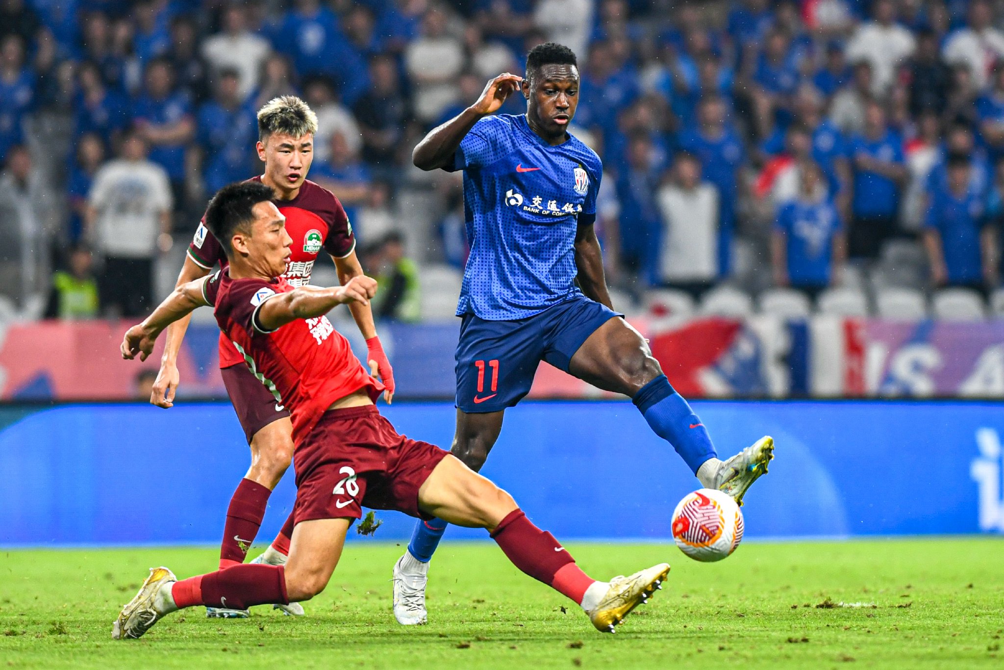 上海申花队整体发挥稳定，取得胜利的简单介绍