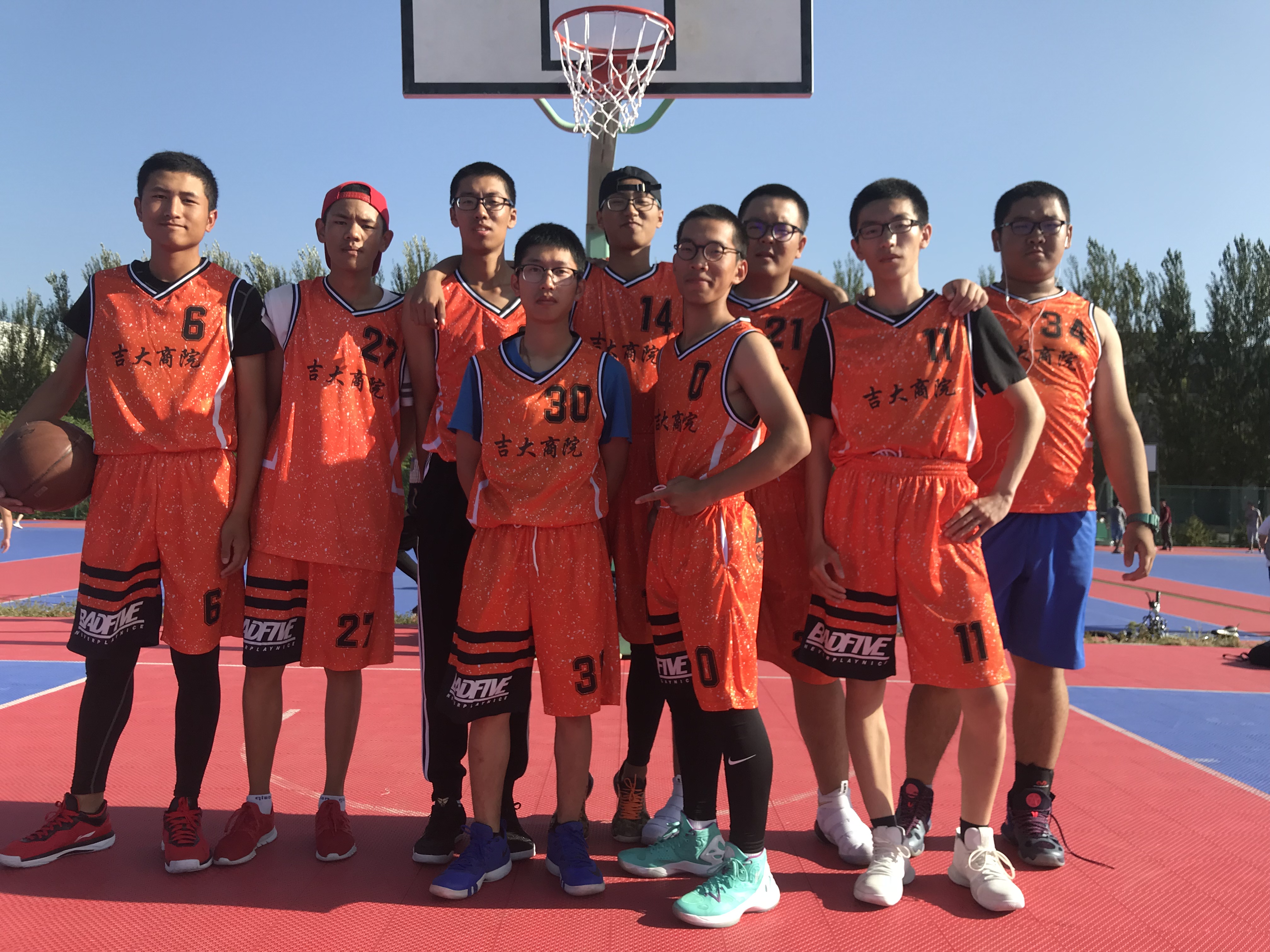 开云APP-沙尔克遭遇败绩，反思出线之路