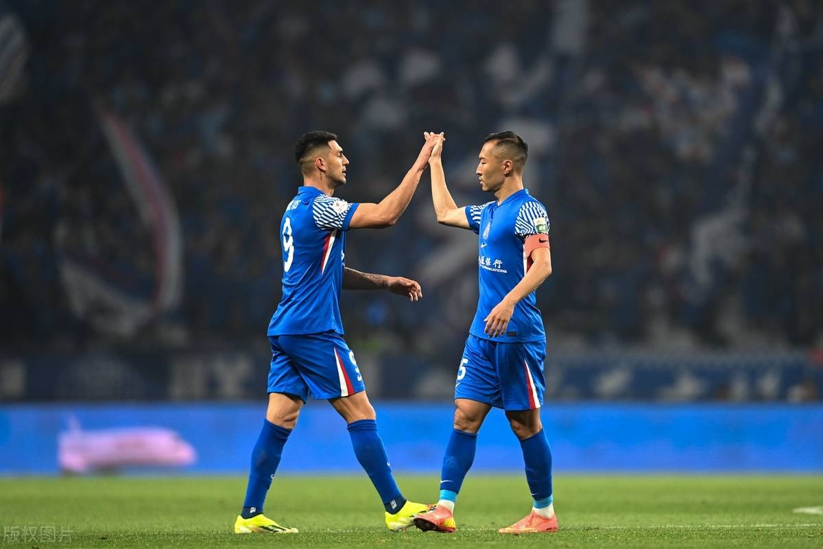 上海申花主场力克湖南湘涛，保持榜首的简单介绍