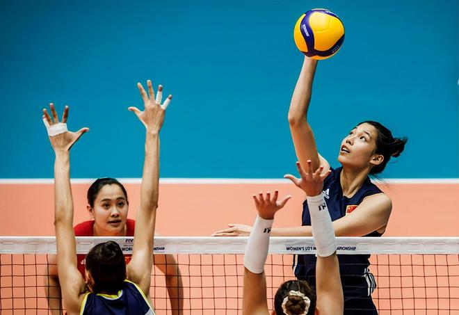 顶尖球队在赛场上交相辉映的简单介绍