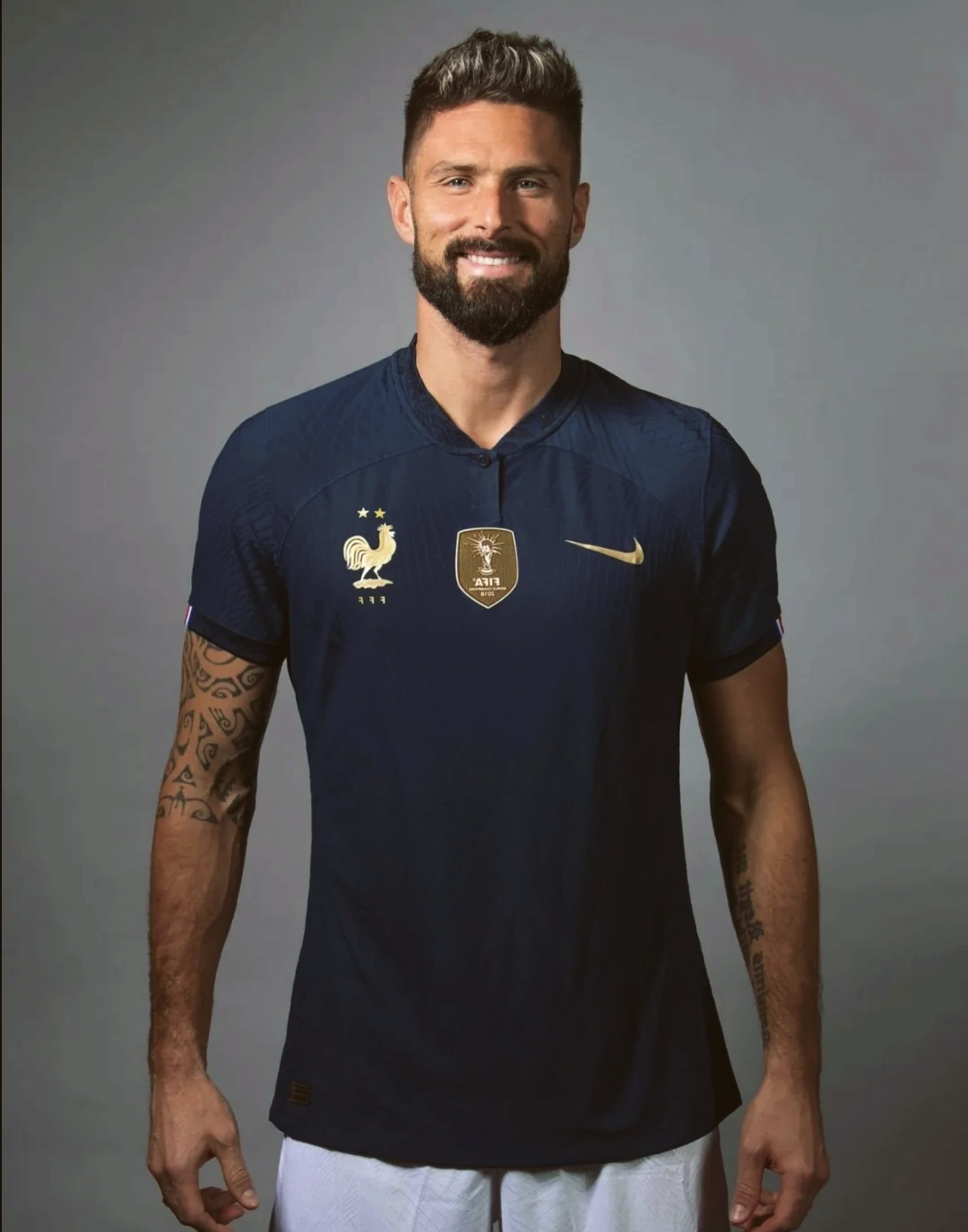 足球国际比赛中球员风采独特 足球国际比赛中球员风采独特