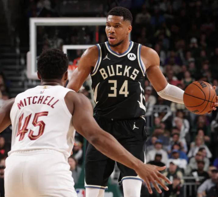 关于雄鹿强势逆转，字母哥发威砍下关键得分的信息