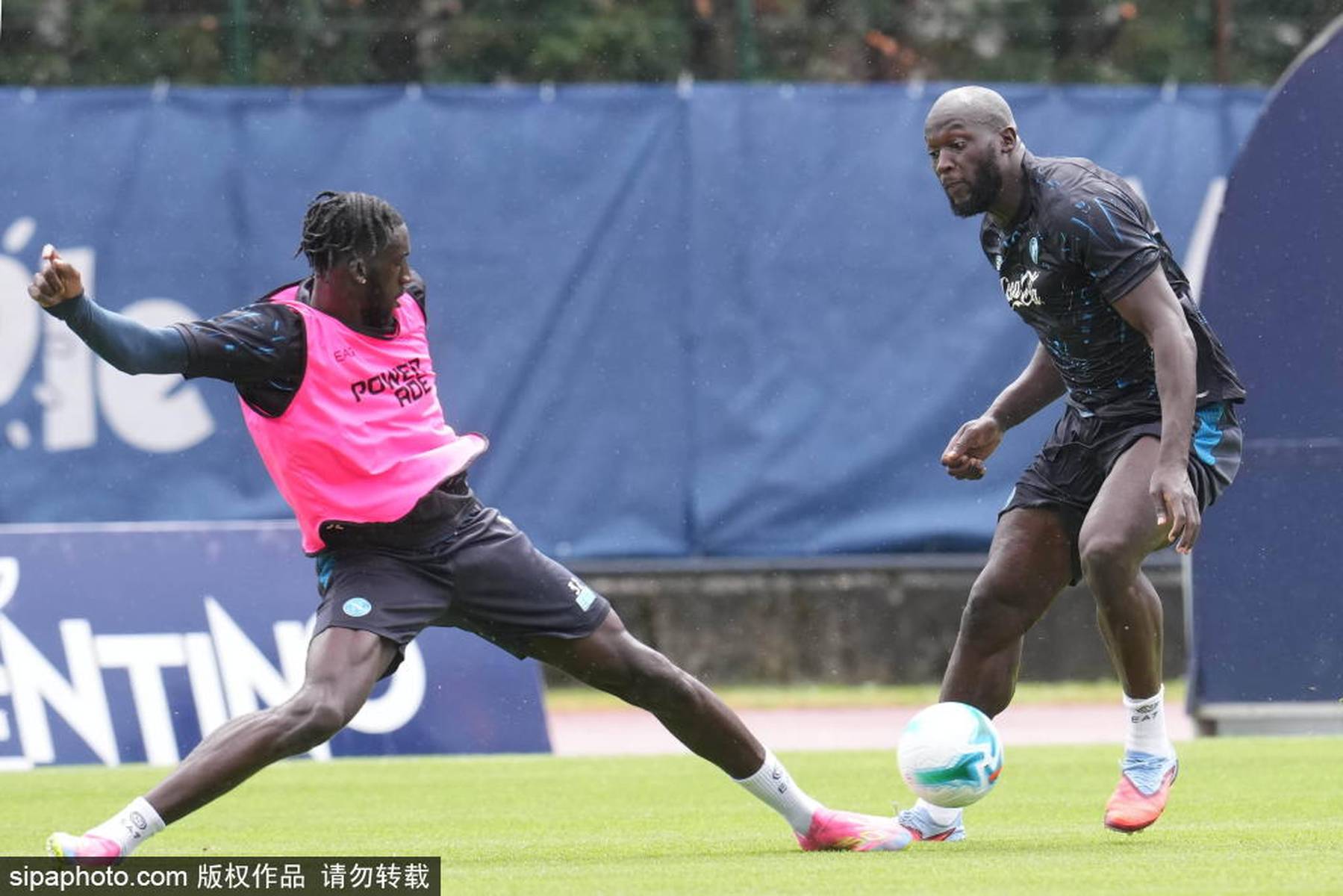 开云APP-意甲球队展现出训练成果在比赛中获胜