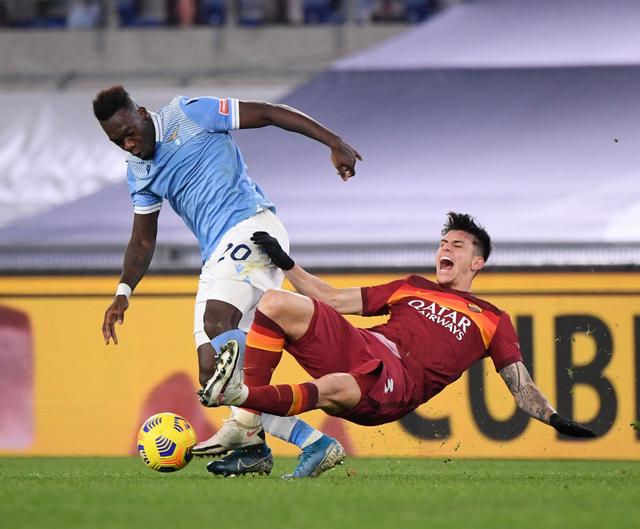 包含罗马半场领先，冲击小组第一的词条