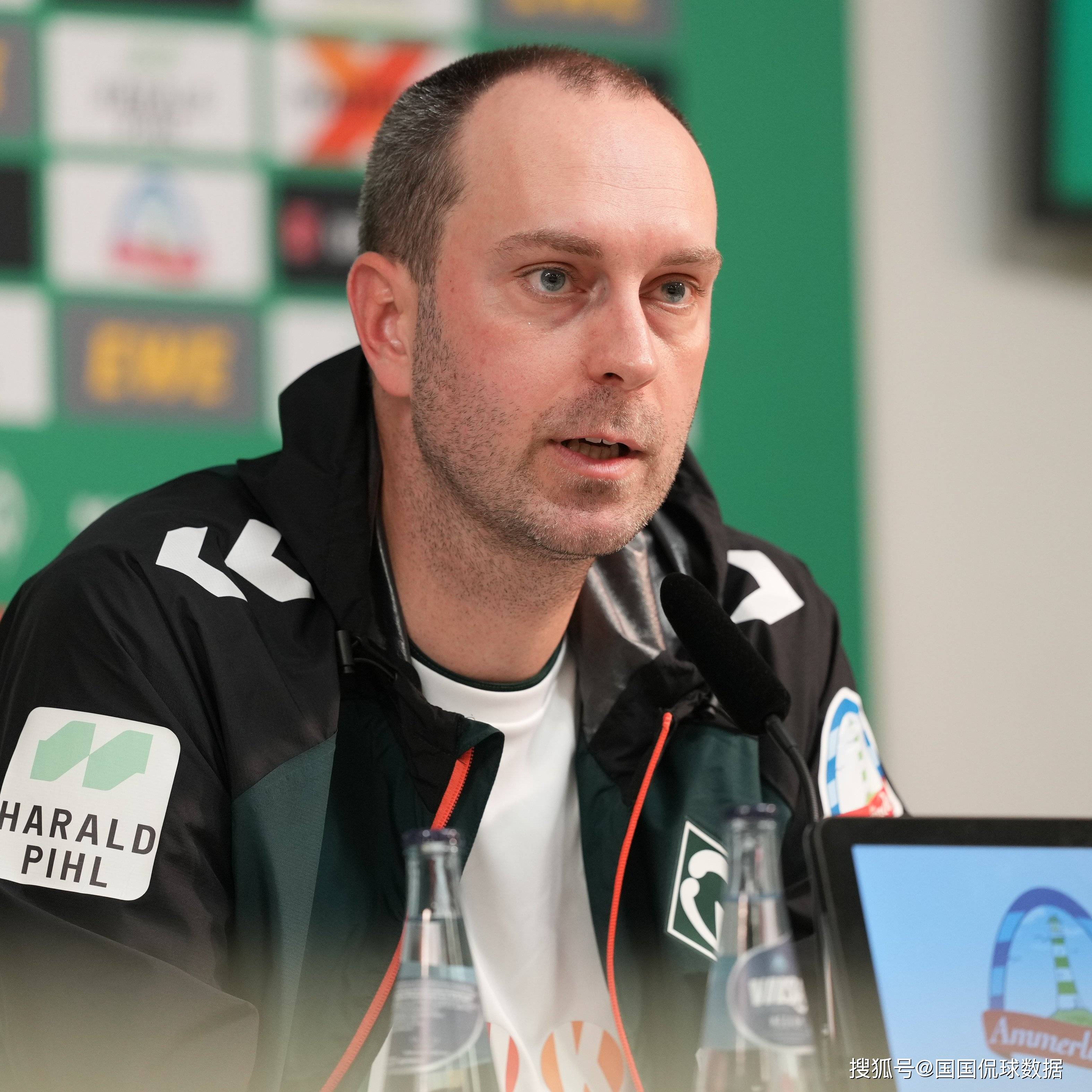 不莱梅主帅战术变化频频，欲提升成绩的简单介绍