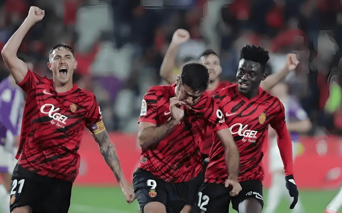 马洛卡球员连进两球，帮助球队获得胜利的简单介绍