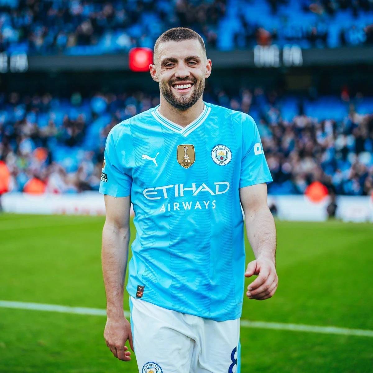 包含葡甲多支豪强抢席，明星球员纷纷加盟的词条