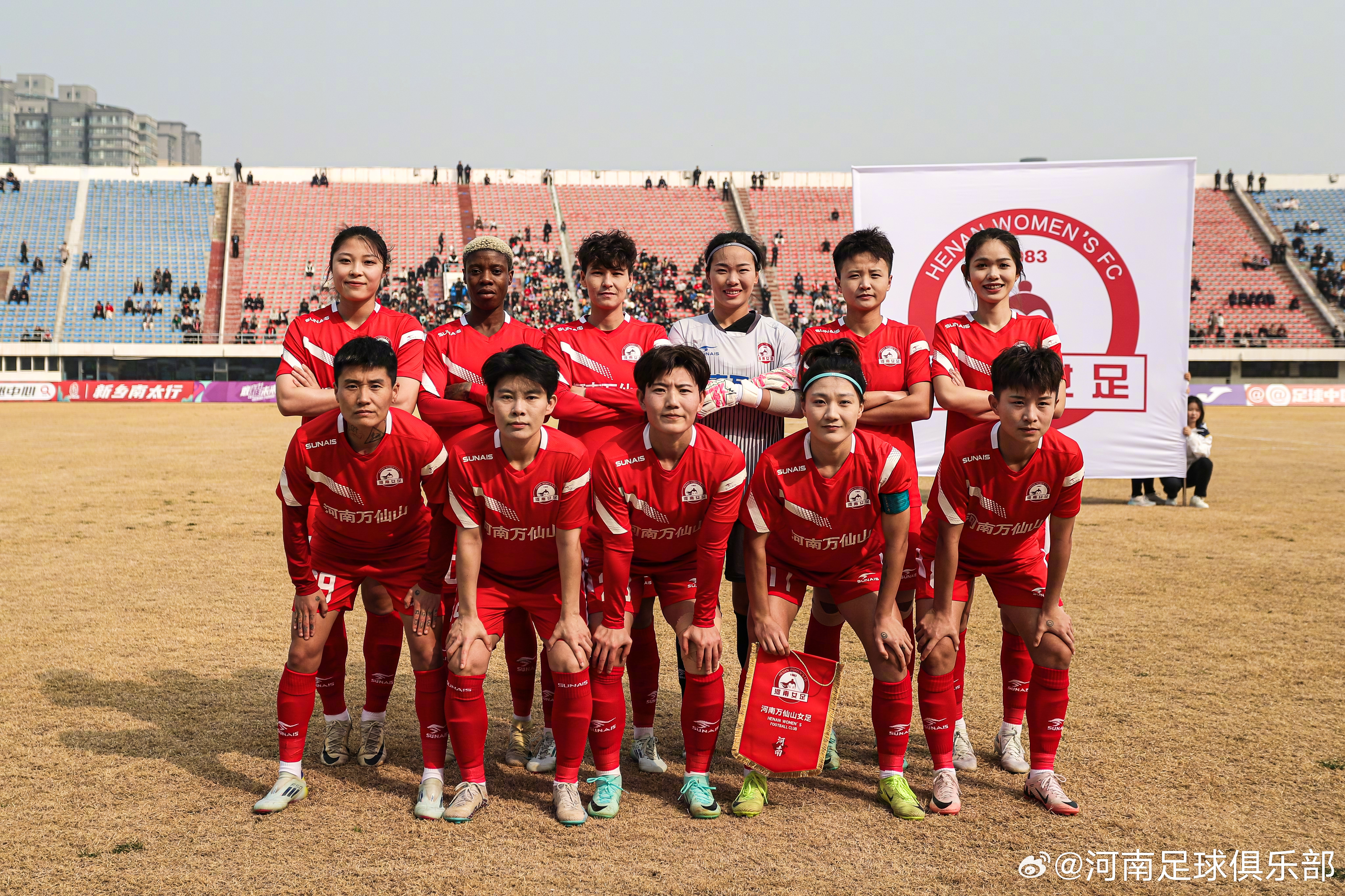 国内足球联赛精彩绝伦，场场比赛都有看点的简单介绍