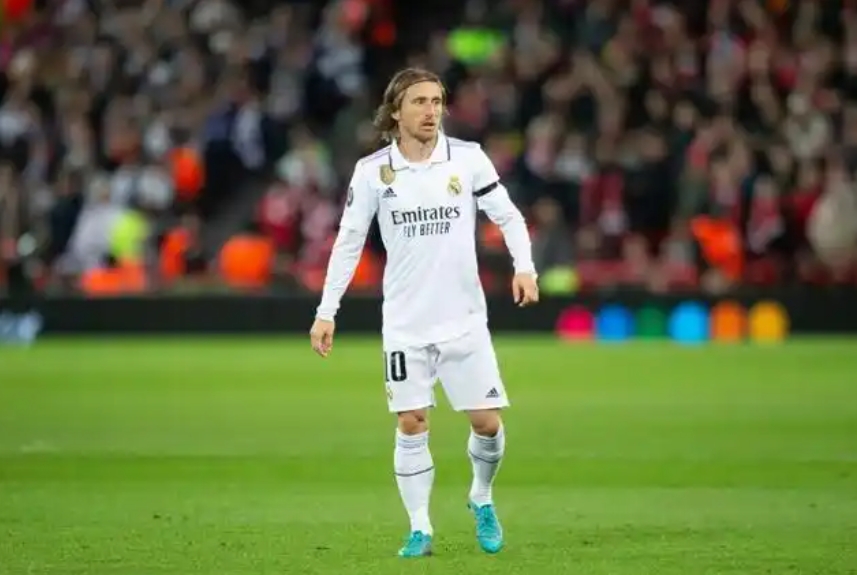 开云体育APP下载-皇马客场逆转瓦伦西亚，贝尔建功