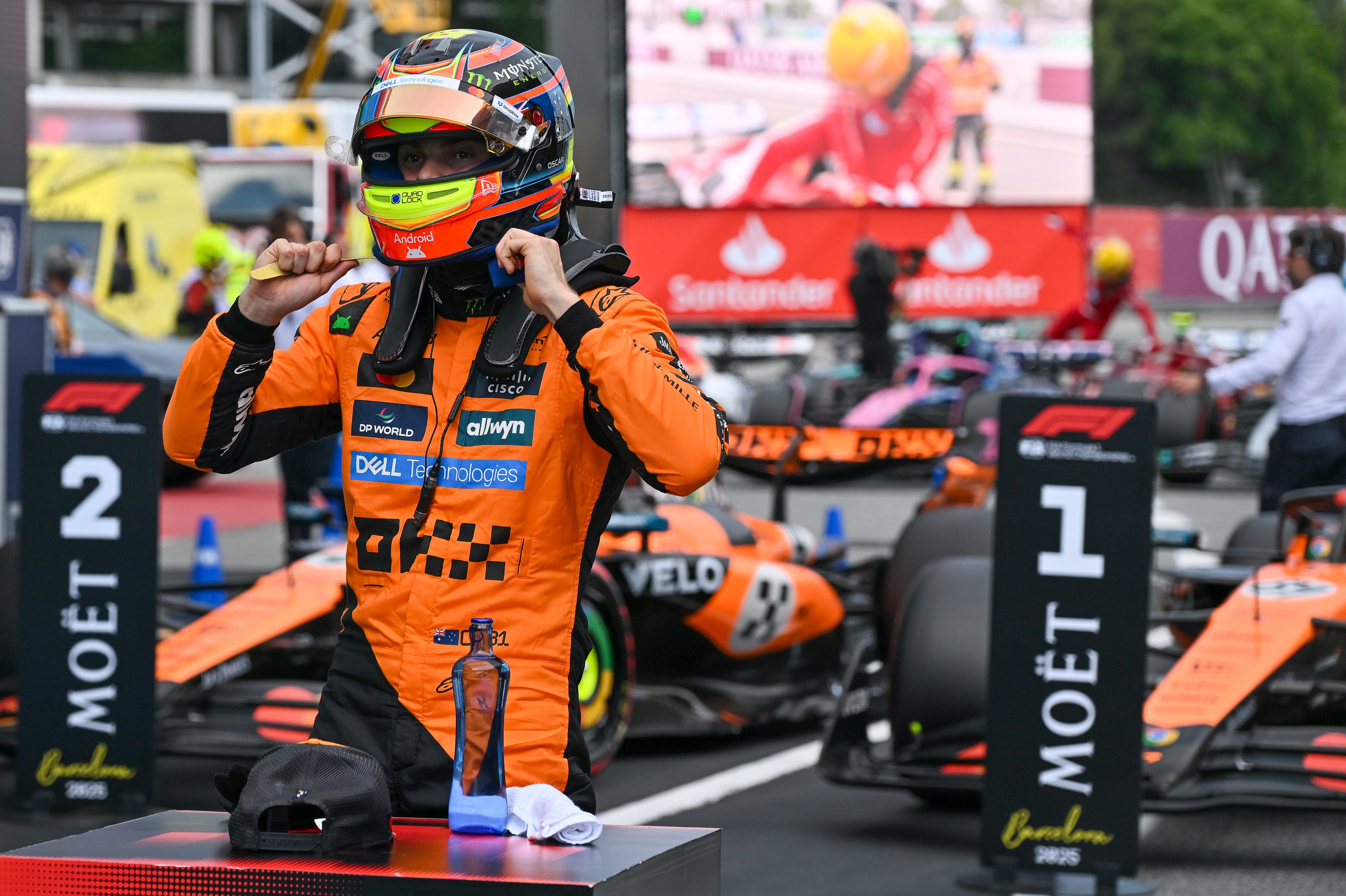 关于巴黎举行F1赛车比赛，国家队表现不可思议的信息