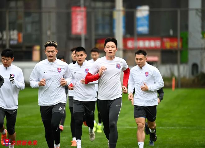 开云体育app-波兰球队全情投入全力以赴翻盘反败的简单介绍