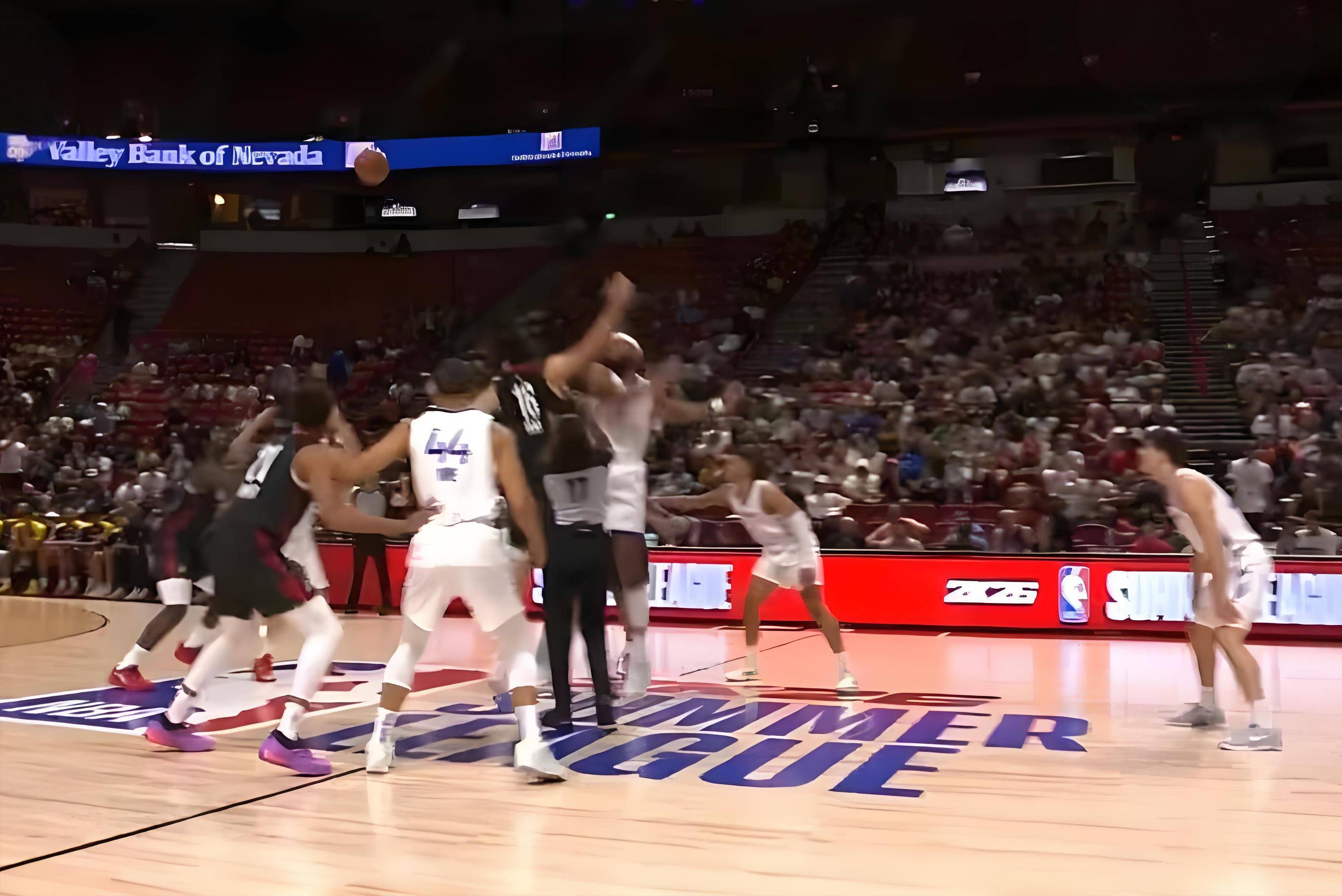 勇士轻取魔术，史密斯26分全队最高得分