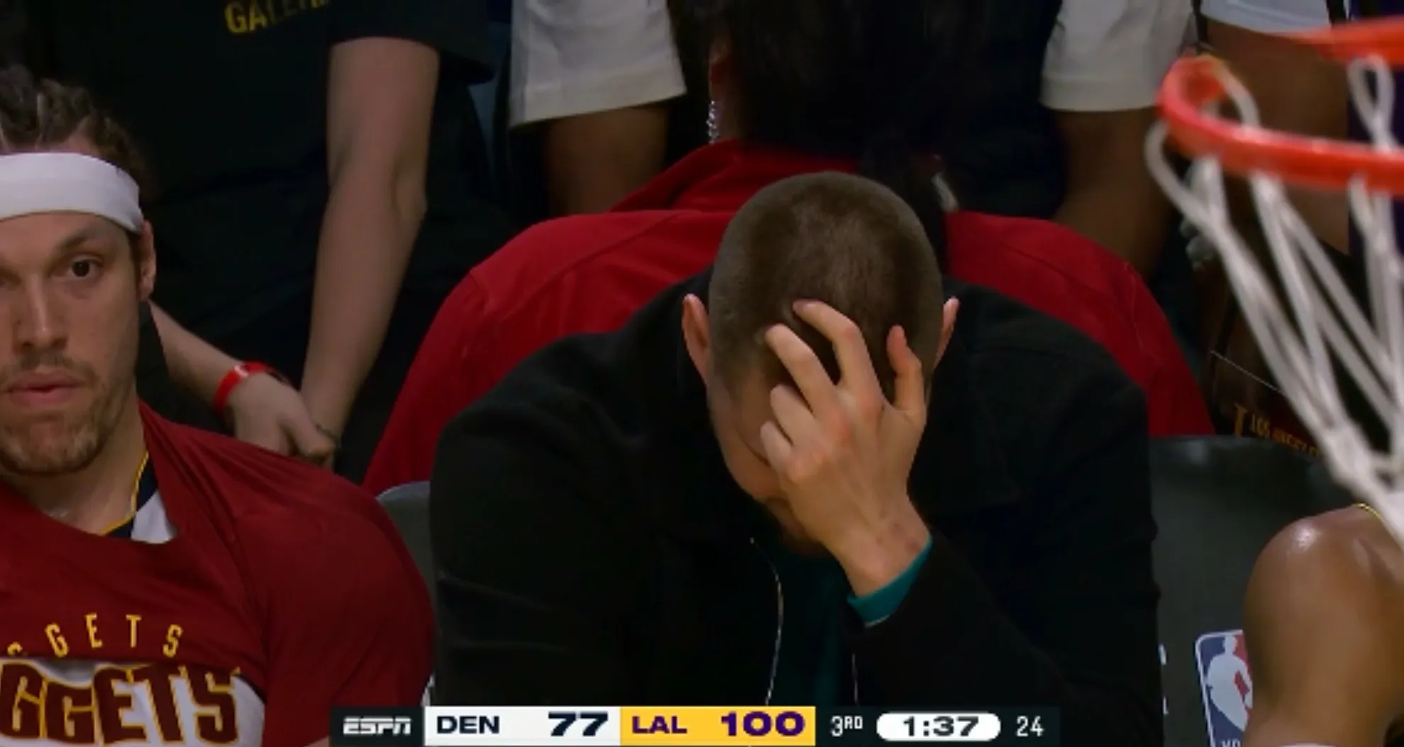 开拓者被掘金淘汰，迎来惨败