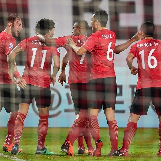 关于巴黎孱弱防线惨遭爆破，险些落败的信息