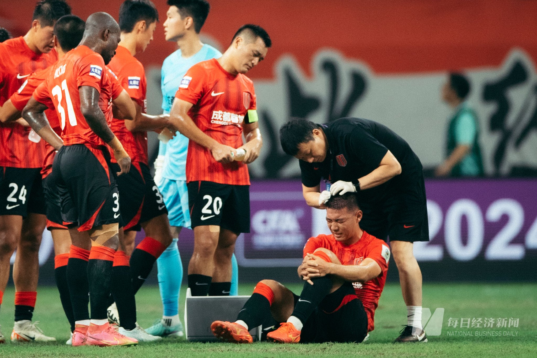 开云体育下载-球员受伤！球队面临新的考验