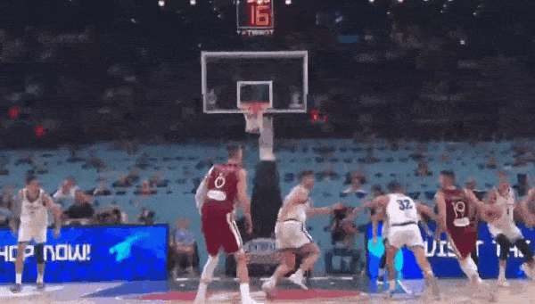 76人完胜篮网B队，波尔津吉斯完成帽子戏法的简单介绍