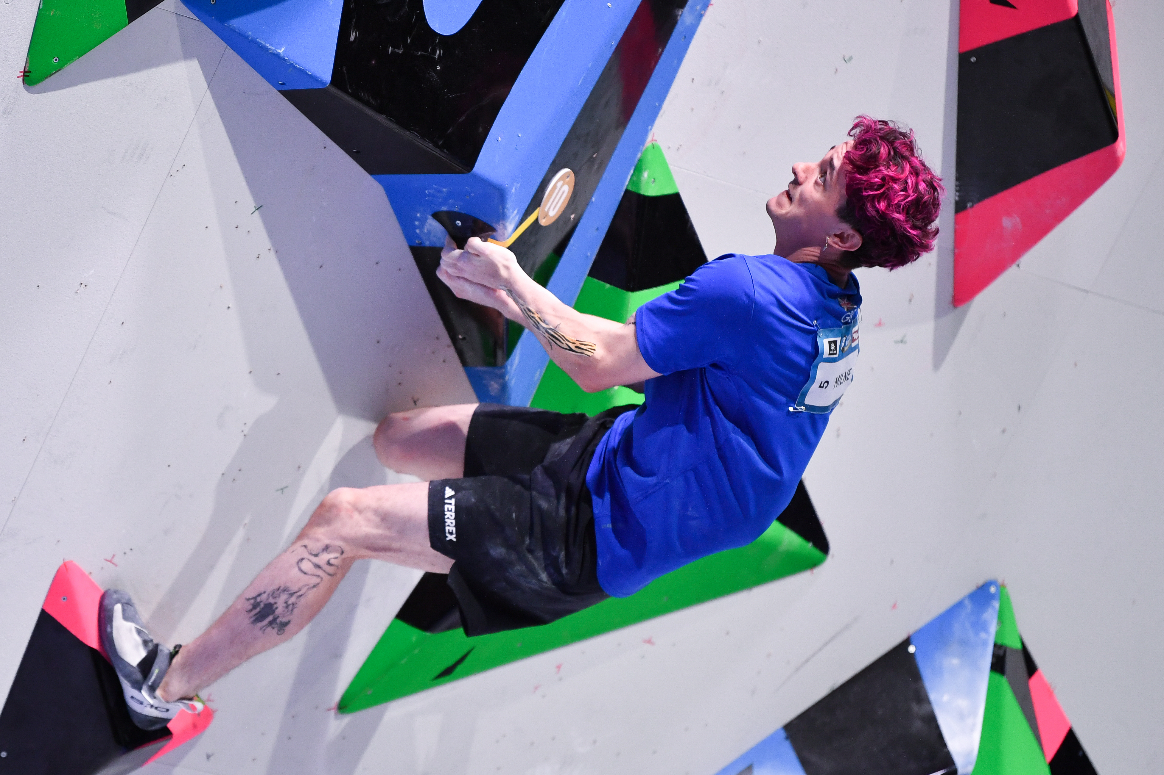 开云体育-冰岛攀岩选手突围，冲刺前八的简单介绍