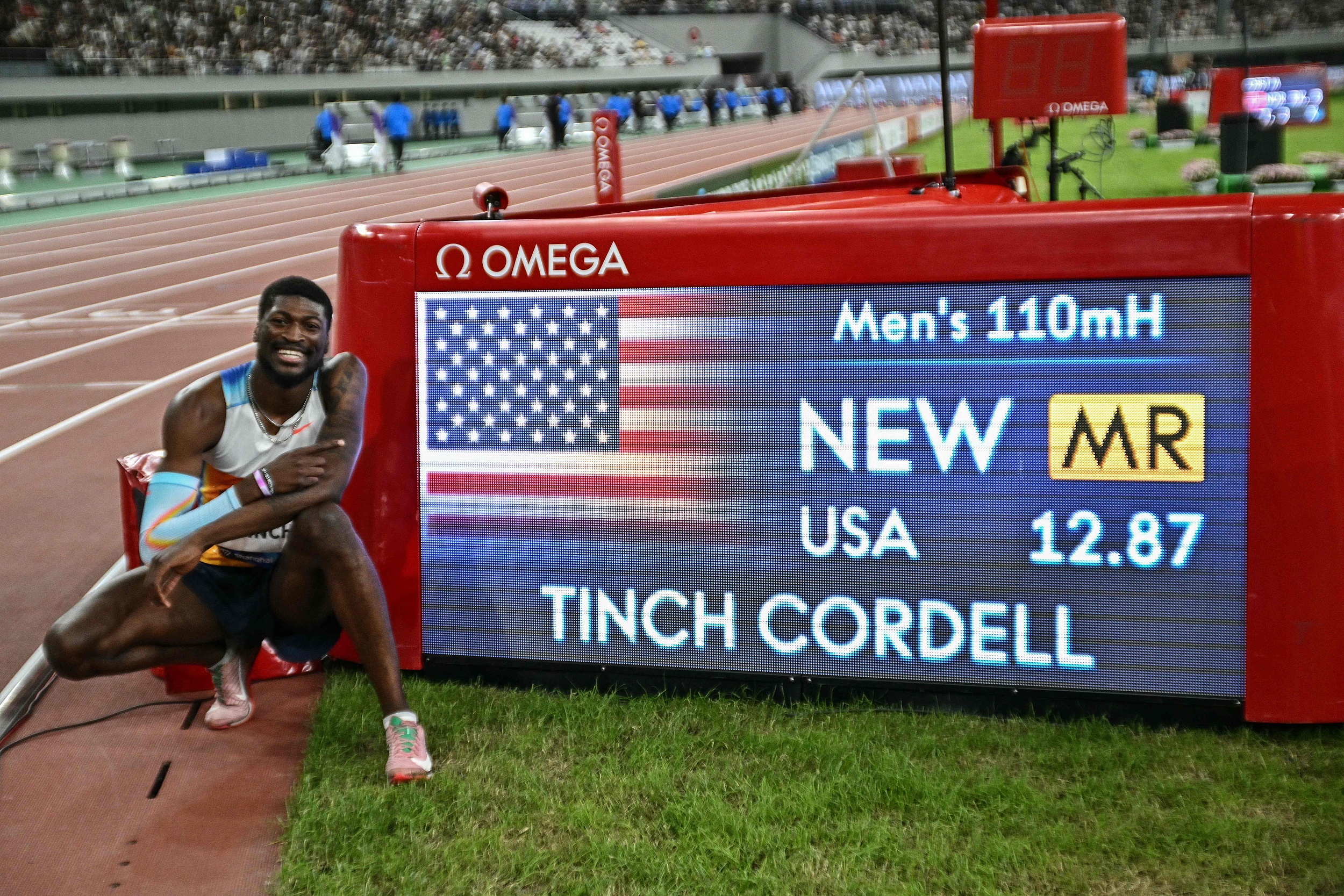 包含田径选手赛后落泪，背后故事感人的词条