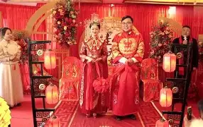 开云APP-场面火爆！拳击观众席沸腾不已的简单介绍