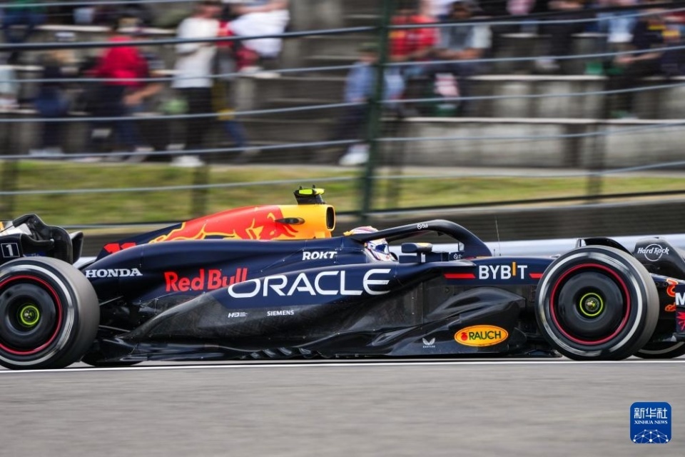 开云体育中国-关于雷诺车队完胜索伯车队，佩雷兹扛起全队的信息