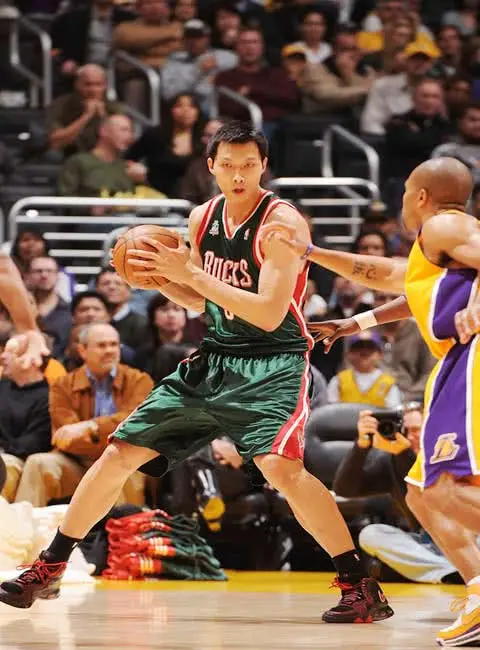 魔术完胜太阳,易建联带队取胜 魔术完胜太阳,易建联带队取胜